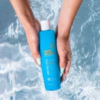 All Over Shampoo - Sun & More est une shampooing estival complet pour Cheveux et Corps de 250ML.