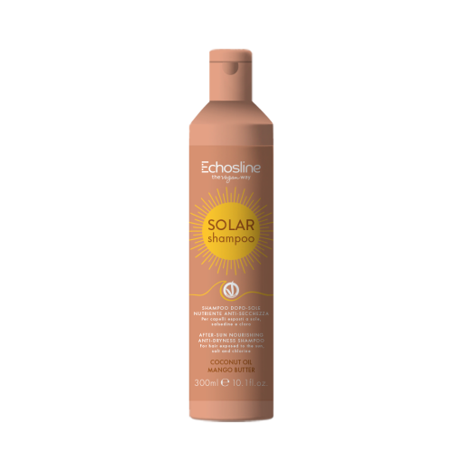 Shampooing Après-Soleil Nourrissant (300 ml) Nettoie en douceur les cheveux exposés au soleil, en éliminant sel, sable et chlore. Il hydrate, nourrit et redonne éclat et douceur grâce à ses actifs naturels. Parfum floral doux. **Utilisation :** Appliquer sur cheveux mouillés, masser, puis rincer.