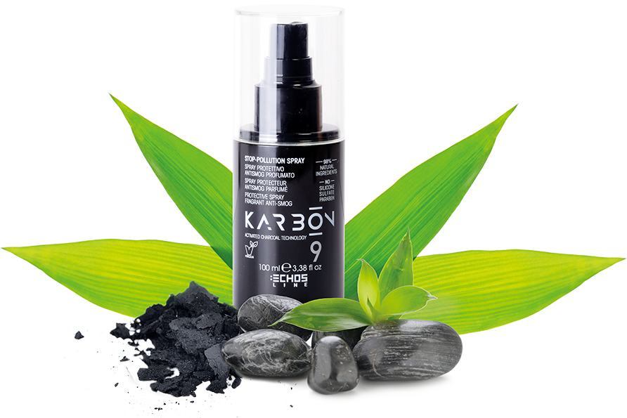 Le shampooing au charbon nettoie et démêle les cheveux en douceur