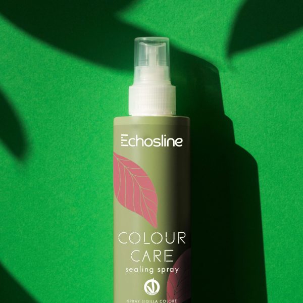 COLOUR CARE - SPRAY est un fixateur de couleur pour cheveux colorés et traités. L'action combinée du mélange de gluconate de sodium et de noix verte empêche la décoloration et protège votre couleur. Ce spray est un entretien et une protection de la couleur. Sa formule sans silicones est enrichie d'une molécule spéciale : anti-odeur qui laisse les cheveux agréablement parfumés.