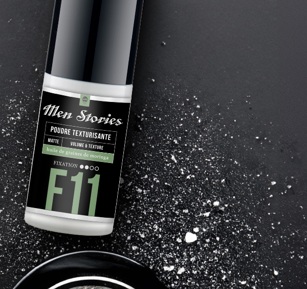 POUDRE VOLUMISANTE F11 8 GR - MEN STORIES est un spray poudre à la diffusion pratique