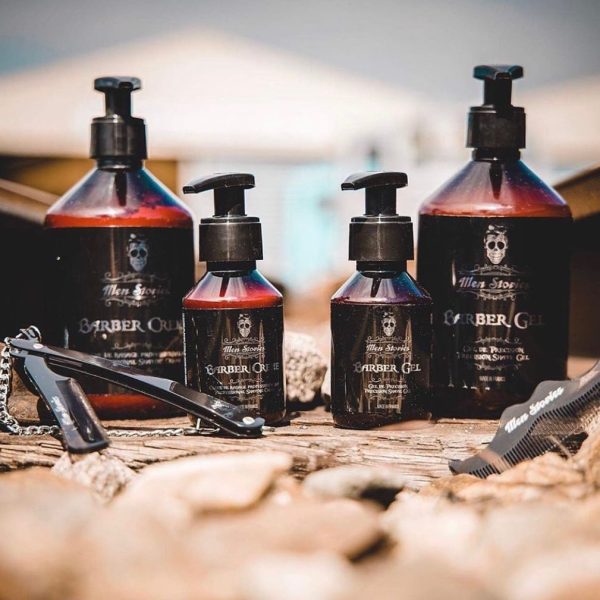 BARBER GEL - MEN STORIES BARBER GEL - MEN STORIES est un gel de précision translucide. Ce gel vous garantit une visibilité maximale tout au long de votre rasage. Il vous permet de styliser votre barbe et ses contours en toute transparence. Grâce à sa formule originale non-moussante