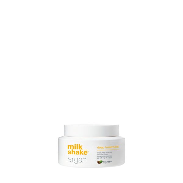 Argan Masque - MILK_SHAKE est un traitement en profondeur de l’argan de 250ML. Sa formule nourrissante à base d’huile d’argan biologique et de protéines de blé qui élimine les frisottis. Convient à tous les types de cheveux. Scelle la cuticule en laissant les cheveux doux