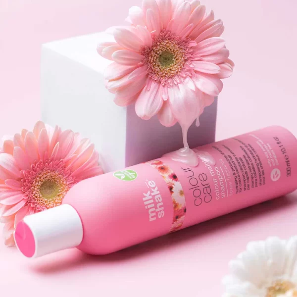 Colour Care Flower Shampoo - MILK_SHAKE un shampooing hydratant et protecteur pour cheveux colorés qui convient aux végétaliens et idéal pour maintenir la beauté et la vitalité des cheveux colorés.  FORMATS DISPONIBLES: 300 ml - 1000 ml