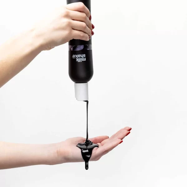 Le shampooing « Icy Blond Shampoo » 300ML de la marque Milk_Shake est un produit de qualité professionnelle conçu pour les cheveux blonds