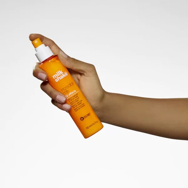 Incredible - Masque sans rinçage masque sans rinçage pour tous les types de cheveux de 150ML. C'est un masque spray intensif pour tous les types de cheveux avec du beurre de muru muru bio