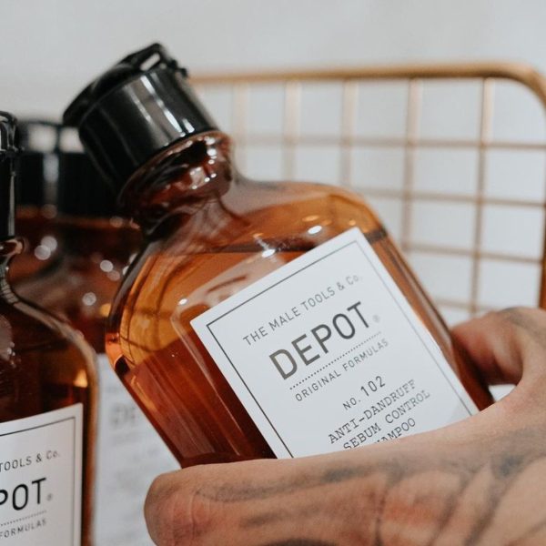 No. 102 No. 102 est un shampooing bivalent contre les pellicules